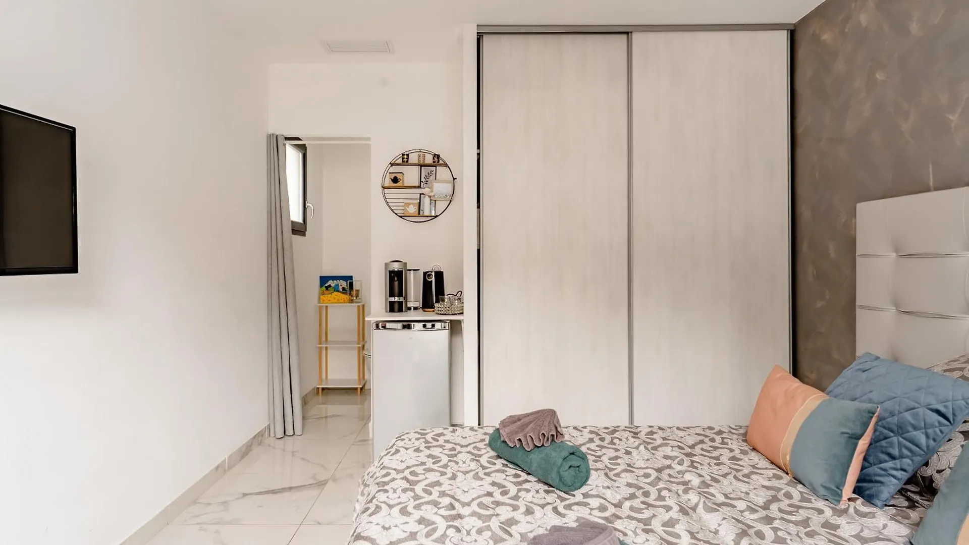 Phuket Bed & Breakfast Peypin
