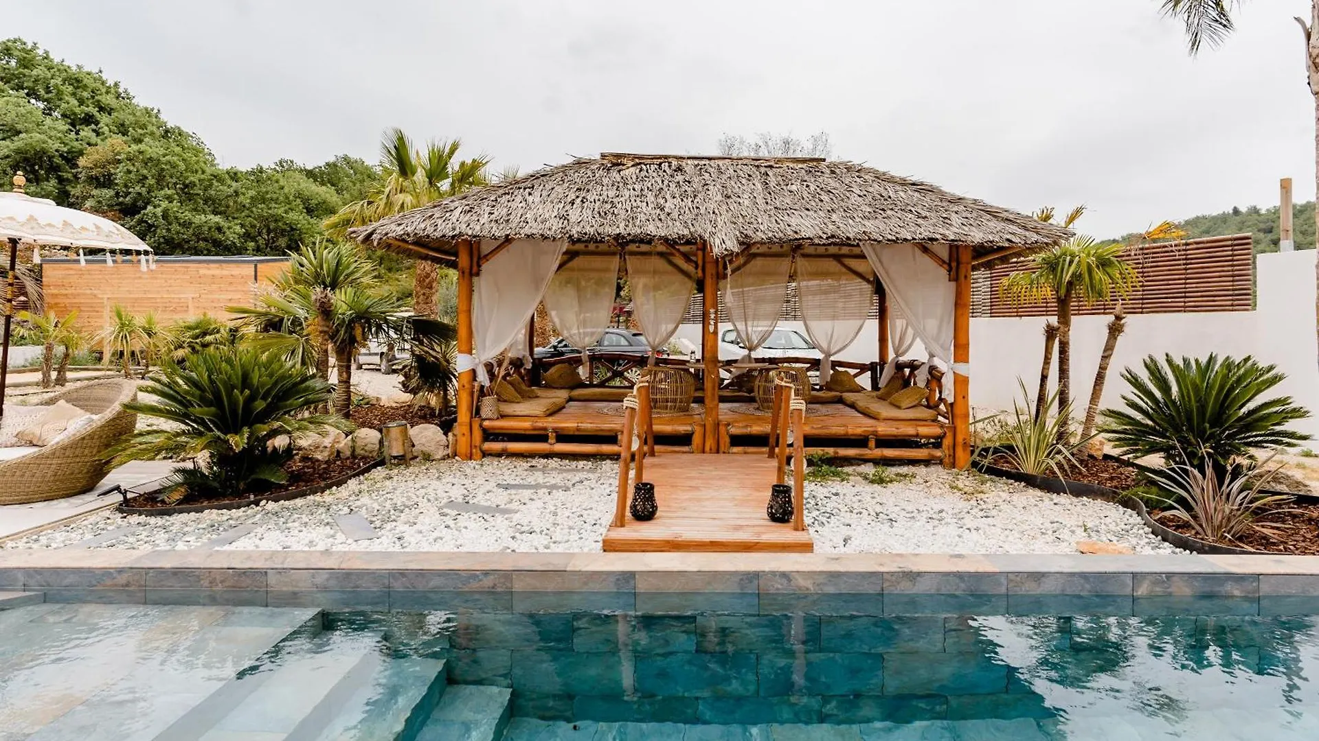 Phuket Bed & Breakfast Peypin France