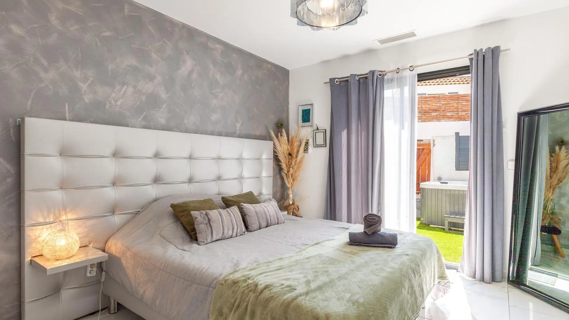 Phuket Bed & Breakfast Peypin