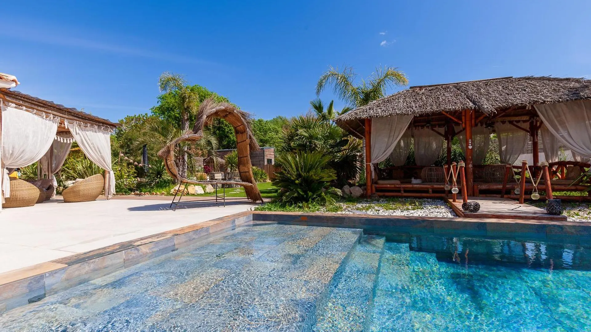 Phuket Bed & Breakfast Peypin