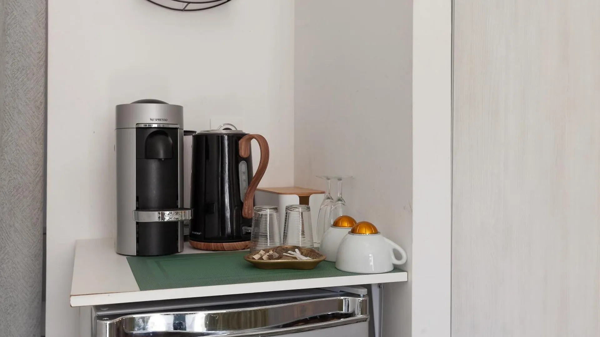 Phuket Bed & Breakfast Peypin France