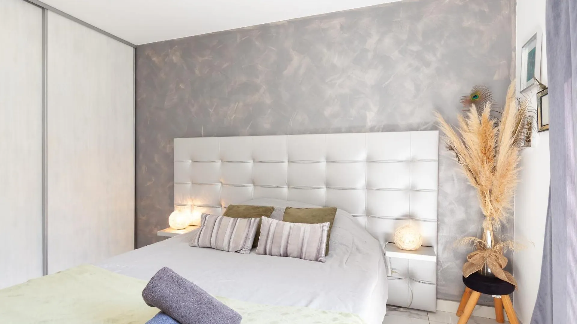 Phuket Bed & Breakfast Peypin